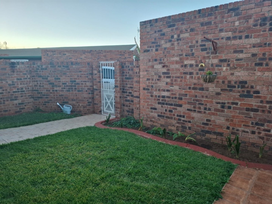 2 Bedroom Property for Sale in Pellissier Free State
